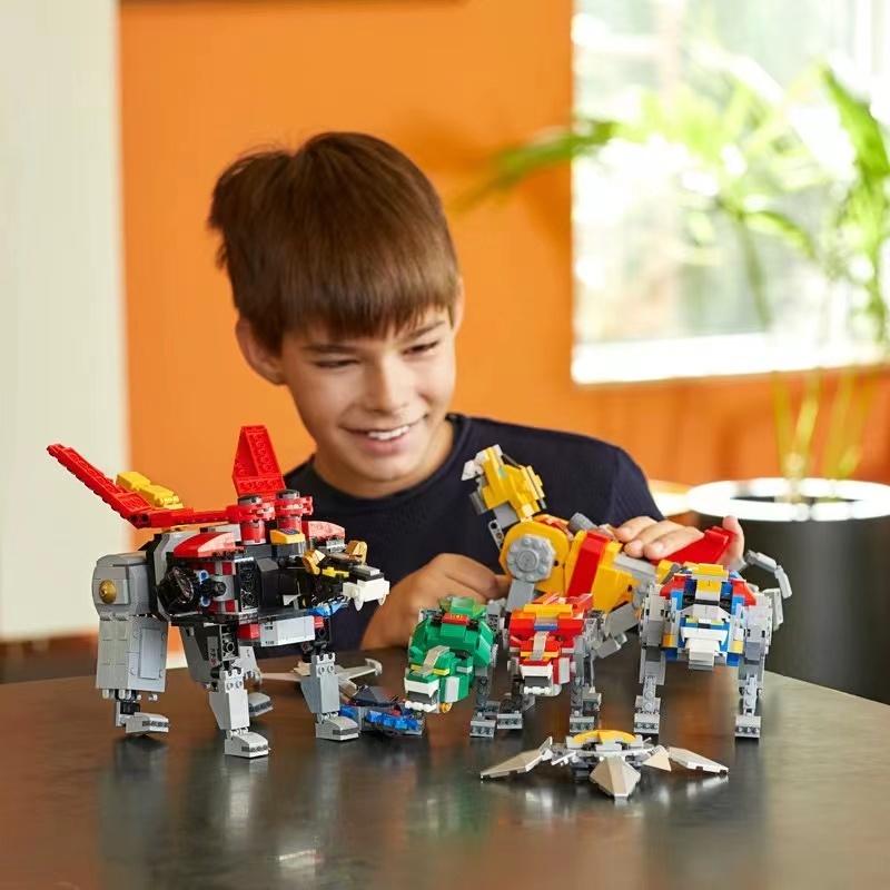 Mainan figur aksi transformer  - Model Kit Voltron ulasan dan harga